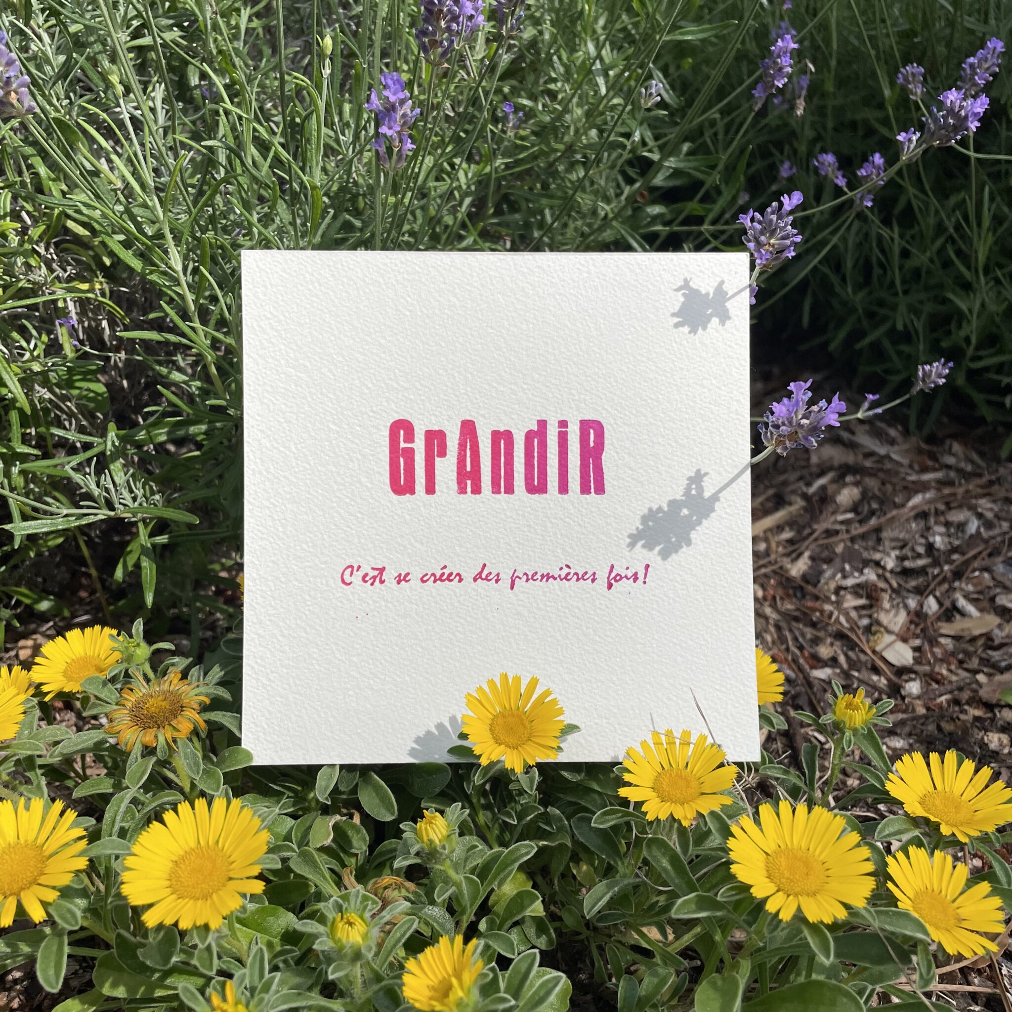 Carte Artisanale "Grandir, c'est se créer des premières fois"